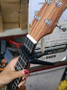 UKELELE CAPO
