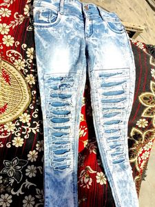 Letest Scratches Denim Jean's 🩵