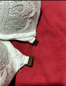 White Lace Front-Open Bra 36A