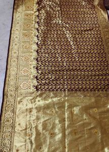 high quality Banarasi Gold &amp; Burgundy Saree 😍
