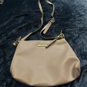 Steve Madden Sling bag