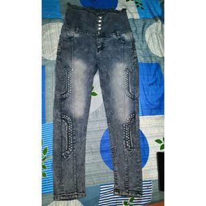 Stylish High-Waisted Jeans