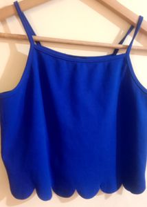 SHEIN Scallop Hem Cami Crop Top