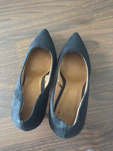 Black Pointed-Toe Heels