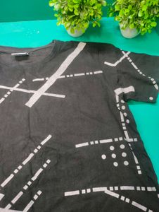 Graphic Print T-Shirt Black 🖤