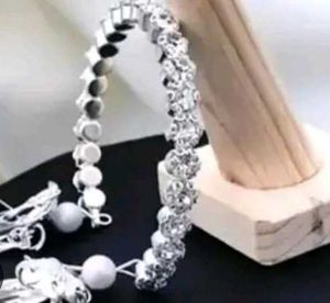 🥳Crystal &amp; Pearl beautiful bracelet