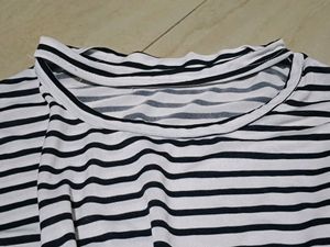 Trendy Striped Top
