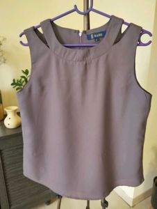 RARE Cutout Shoulder Tank Top