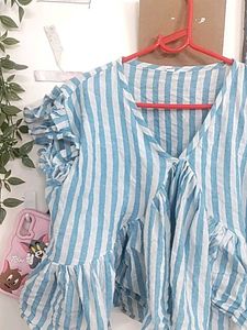 Stripped Ruffled TOP