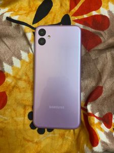 Samsung Phone - Excellent Condition