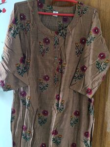 Floral Print Kurta And Pant Set