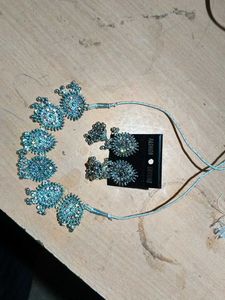 Sparkling Necklace & Earring Set