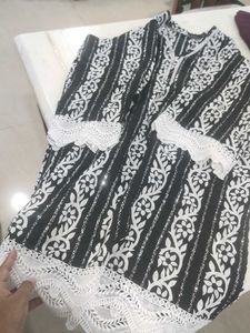 An elegant Oversized pakistani kurta