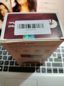 Paradyes Berry Plum Glossy Hair Tint (Seal Packed)