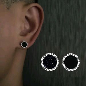 Attractive Dual-Tone Black Stud Earrings