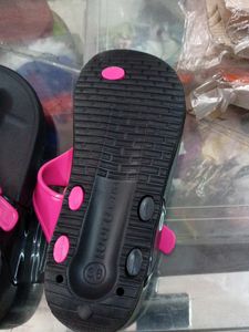 Kickonn Black Pink Color Slippers