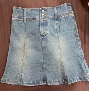 Vintage-style bell shaped denim skirt