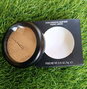 MAC Extra Dimension Skinfinish