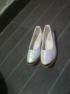 Stylish White Ballet Flats
