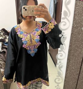 Elegant Embroidered Kurta kashmiri