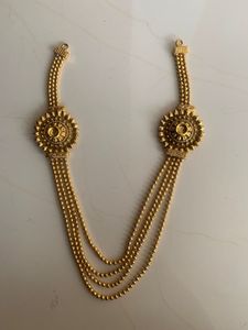 Fashionable Neckpiece