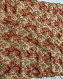 Red &amp; Beige Paisley Print Saree