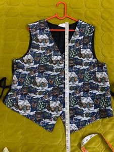 Unique Patterned Vest Size M