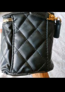 Black Bucket Bag 🖤