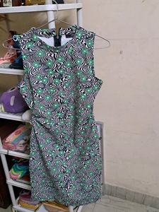 Madame Dress SIZE S(UNUSED)