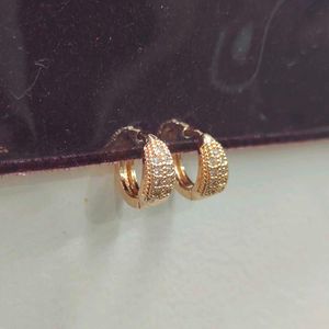 Sparkling Gold Hoop Earrings