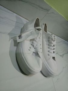 White Sneaker H&amp;M Brand