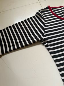 ⚓ Chic Nautical-Inspired Striped Top