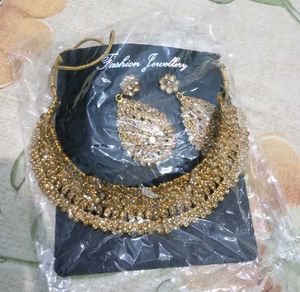 Elegant Gold-Tone Jewelry Set