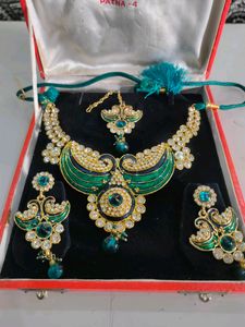 Peacock Neck And Mangtikka Set