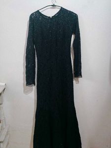 Elegant Black Lace Gown Partywear