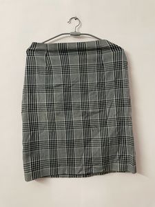 PLAID SKIRT