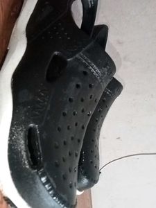 hey, I Want To Sell My Crocs