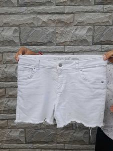✨ White Denim Shorts | Size S (28 Waist) ✨