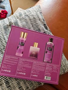 Bellavita Shower And Perfume Set