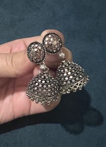 Pair Of Jhumkas