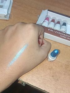 JUST HERBS Herbi-Wore Eyeshadow Lidsticks