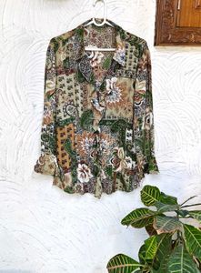 🌿🍂 Ruffled Shirt Style Top (NEW & FRESH)