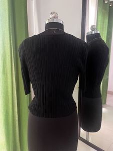 H&amp;M Black Ribbed Top