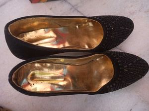 Black Embellished Juttis