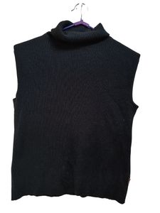 Black Woolen Skivy