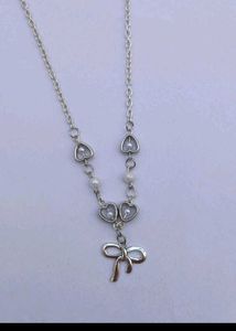 Pintresty Bow Necklace
