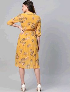 🌼 Floral Mustard Midi Dress 🌼