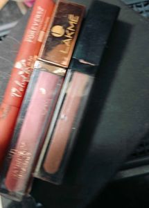 Lakme &amp; Forever52 Lipsticks Bundle