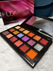 Hudabeauty Desert Dusk Eyeshadow Palette