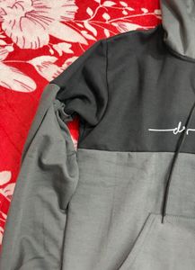 Stylish Two-Tone &#39;Dreamer&#39; Hoodie